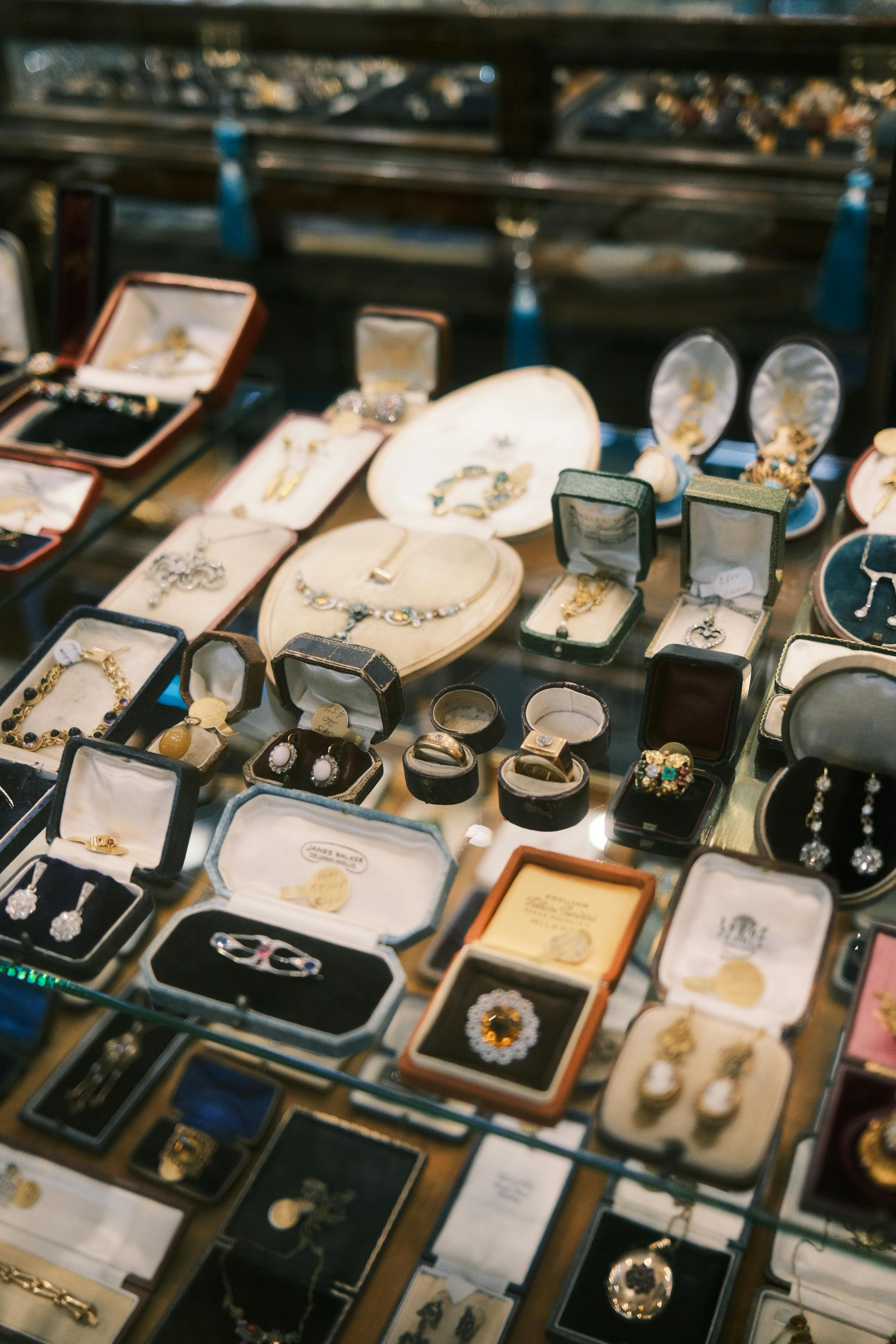 Online jewelry store branding case study